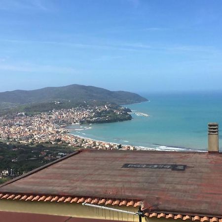 Casa Vacanza Con Vista Mozzafiato Agropoli Eksteriør billede