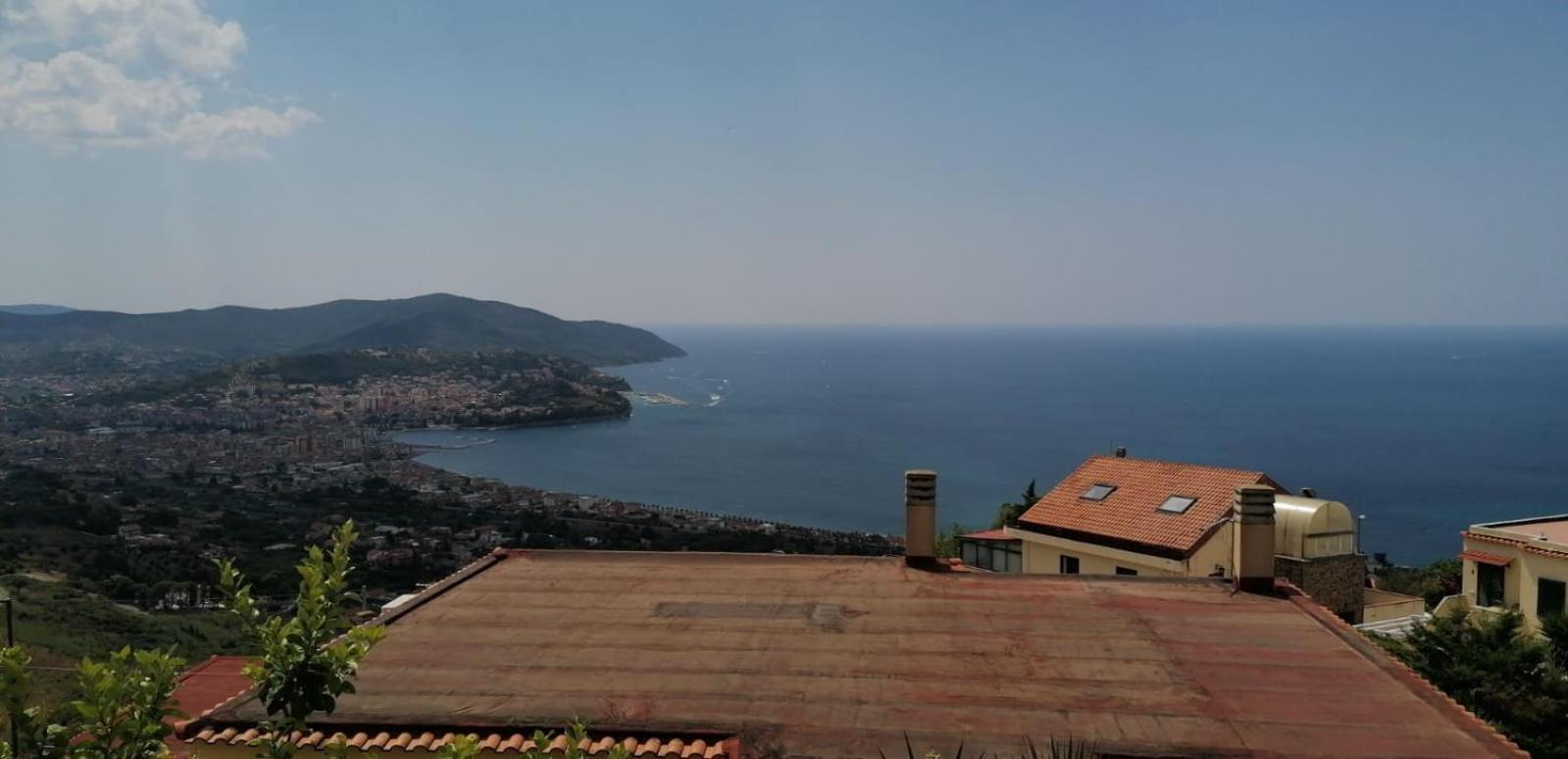 Casa Vacanza Con Vista Mozzafiato Agropoli Eksteriør billede