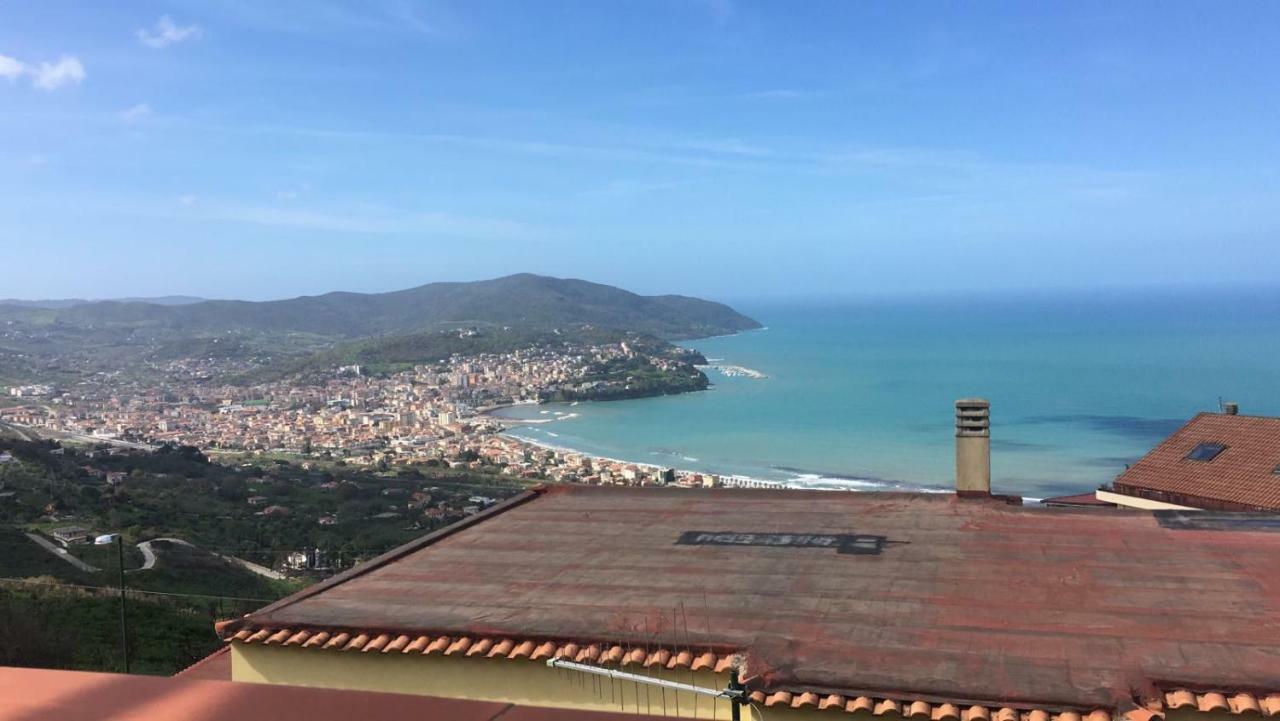 Casa Vacanza Con Vista Mozzafiato Agropoli Eksteriør billede